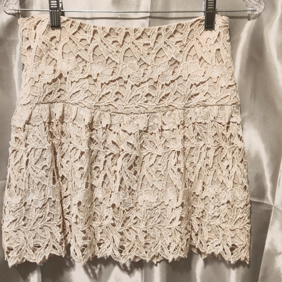 Alice & Olivia Cream Natural Jayce Mini Skirt - Picture 4 of 13